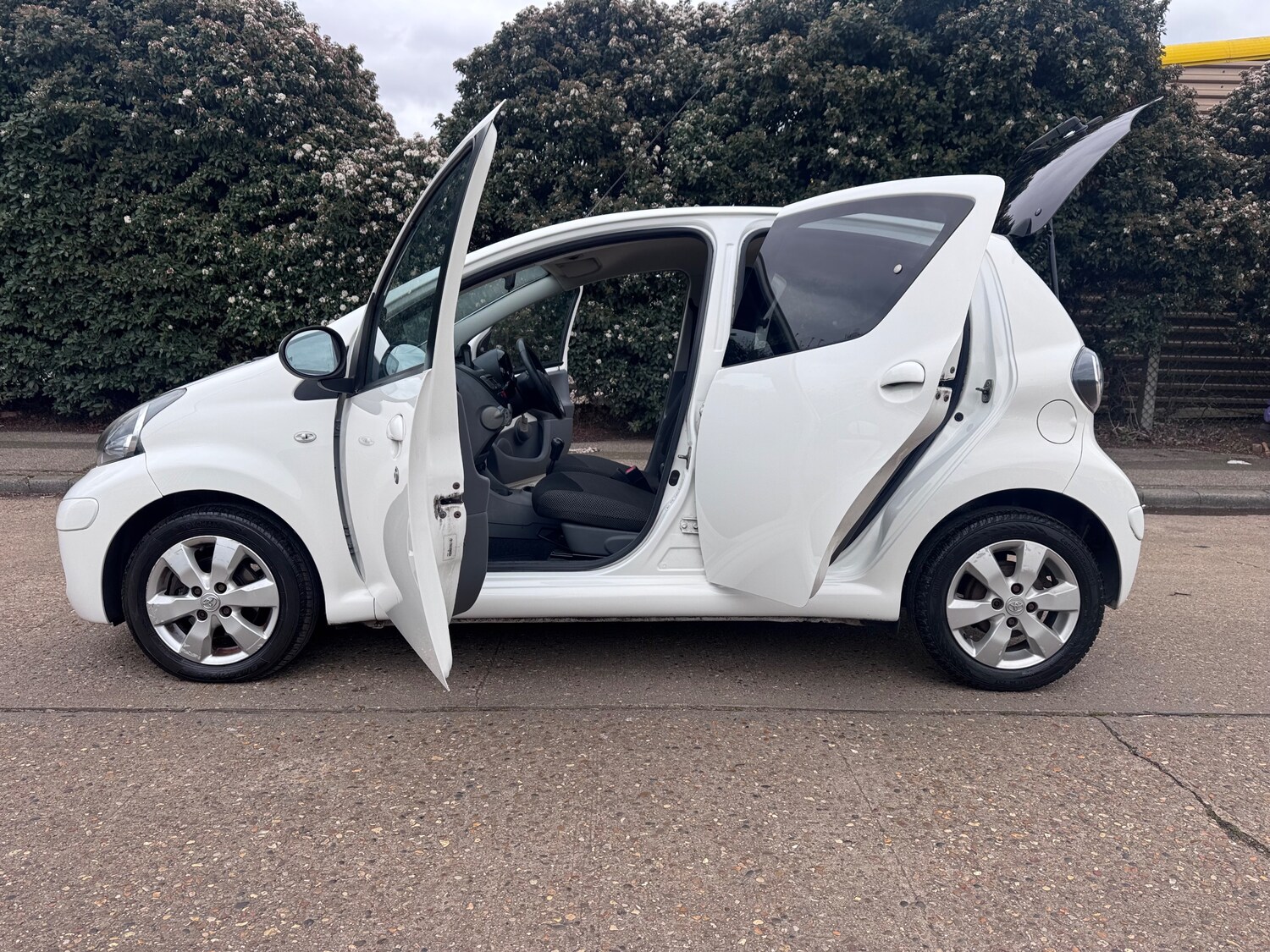 Used Toyota AYGO 2011 for sale - 78063571: Photo 64