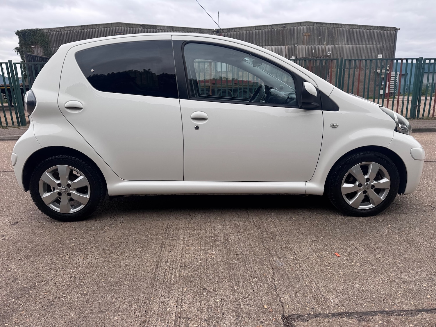 Used Toyota AYGO 2011 for sale - 78063571: Photo 7