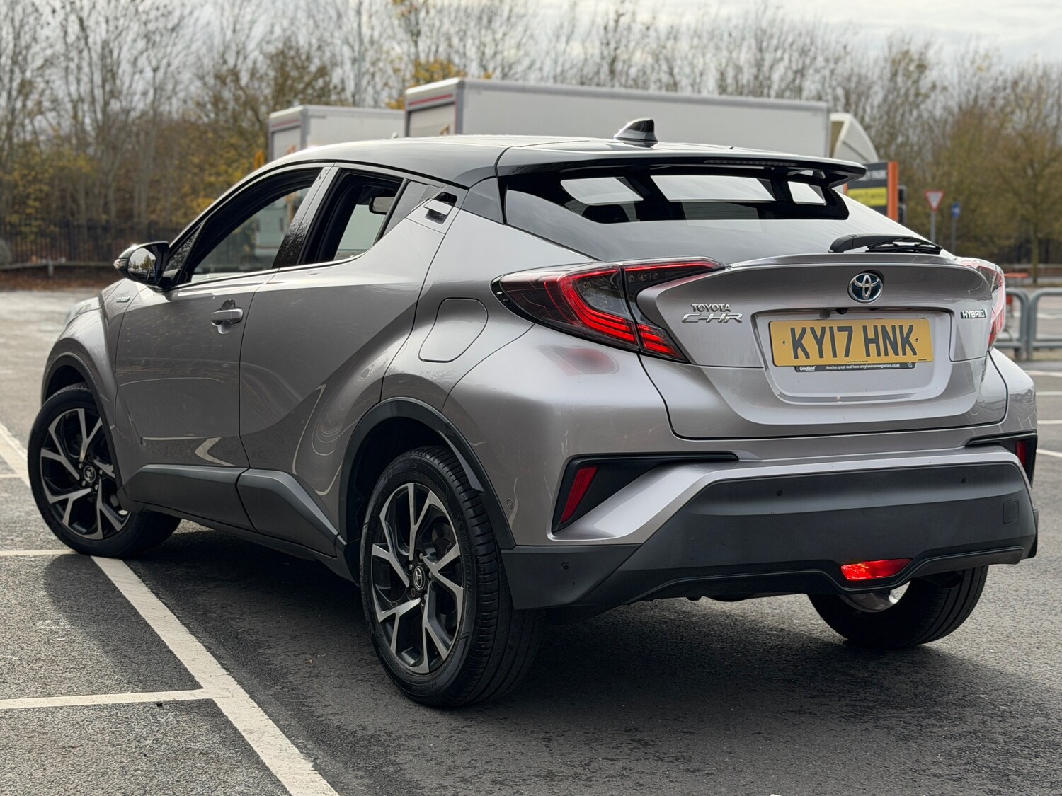 Used Toyota C-HR 2017 for sale - 77006470: Photo 4