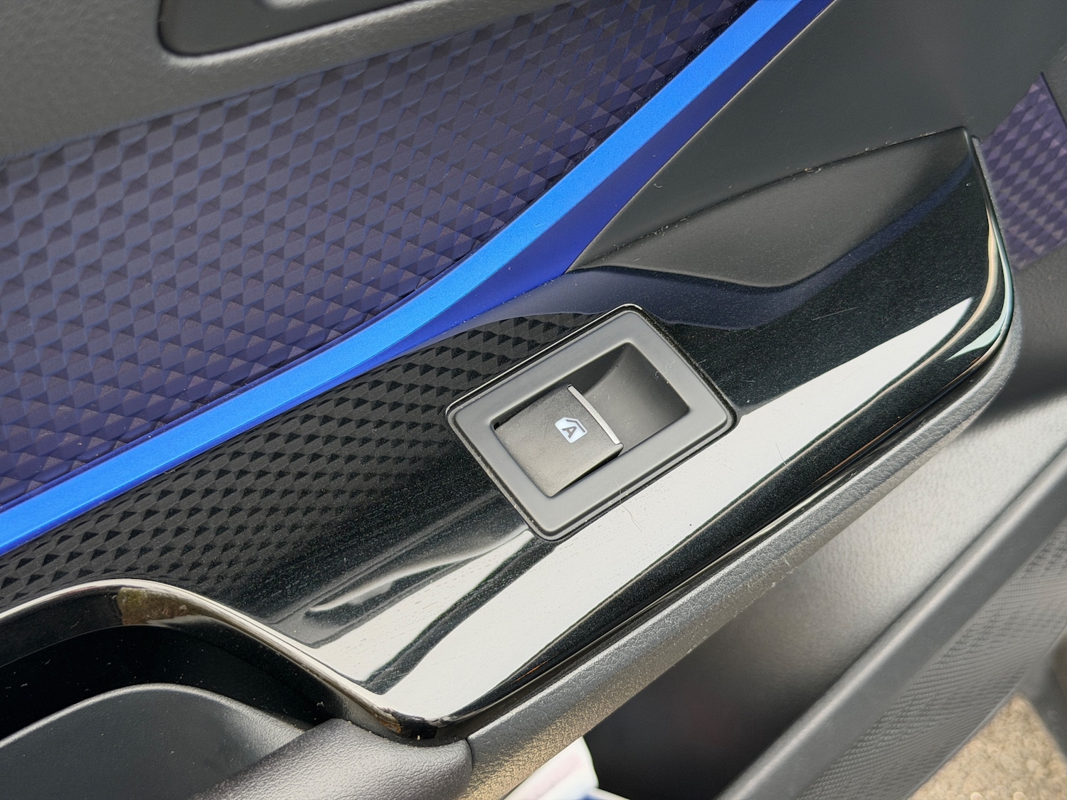 Used Toyota C-HR 2017 for sale - 77006470: Photo 48