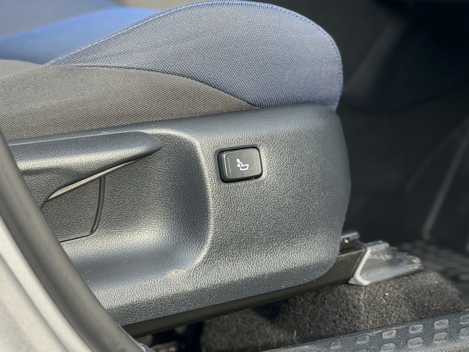 Used Toyota C-HR 2017 for sale - 77006470: Photo 56