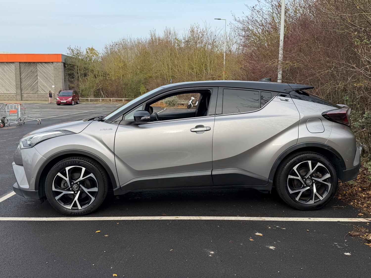 Used Toyota C-HR 2017 for sale - 77006470: Photo 8