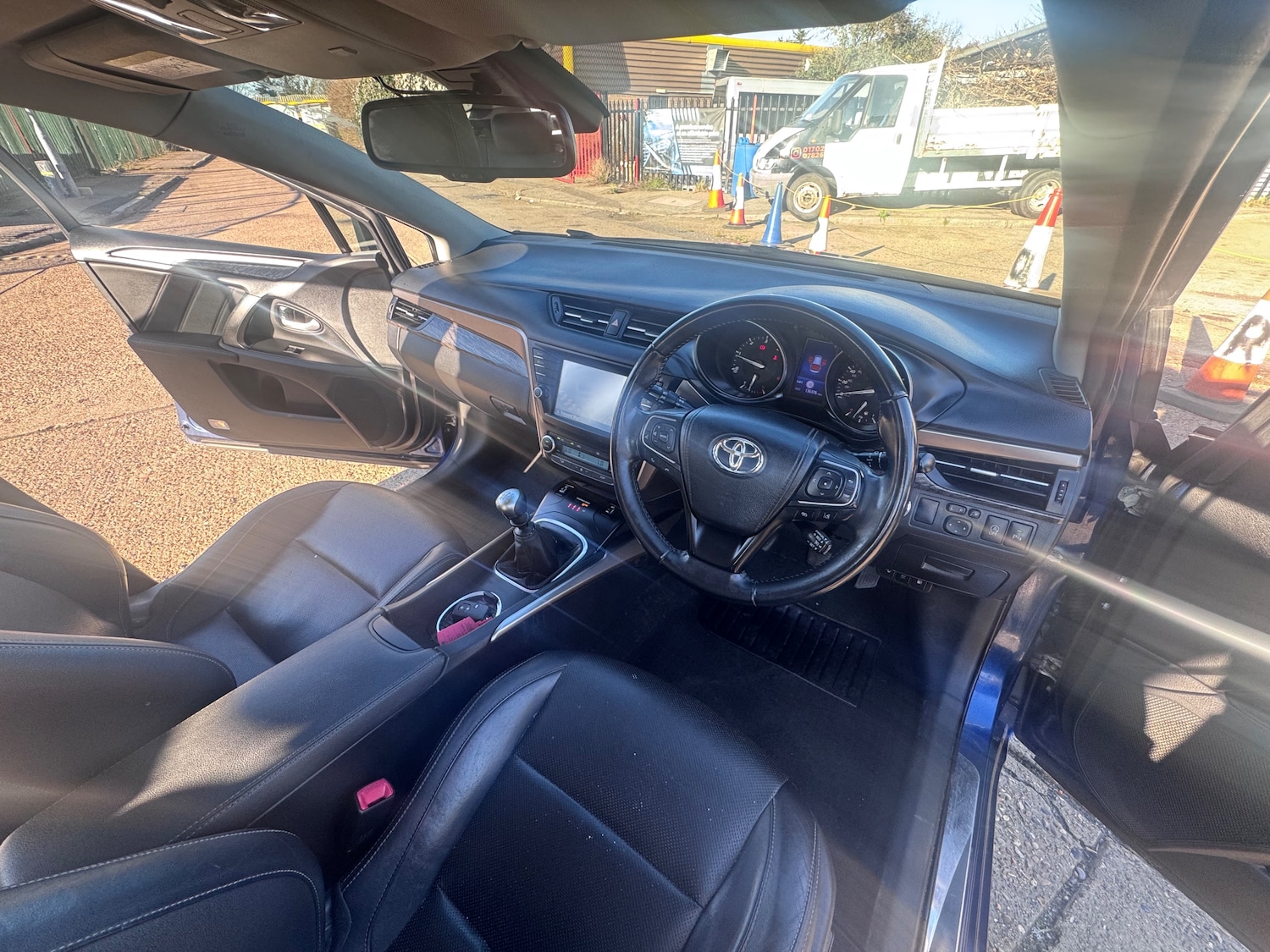 Used Toyota Avensis 2016 for sale - 77979114: Photo 56