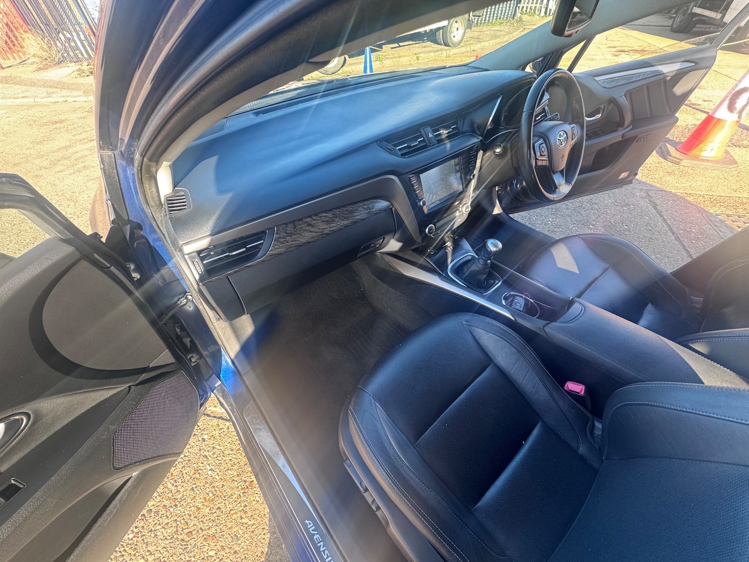 Used Toyota Avensis 2016 for sale - 77979114: Photo 58