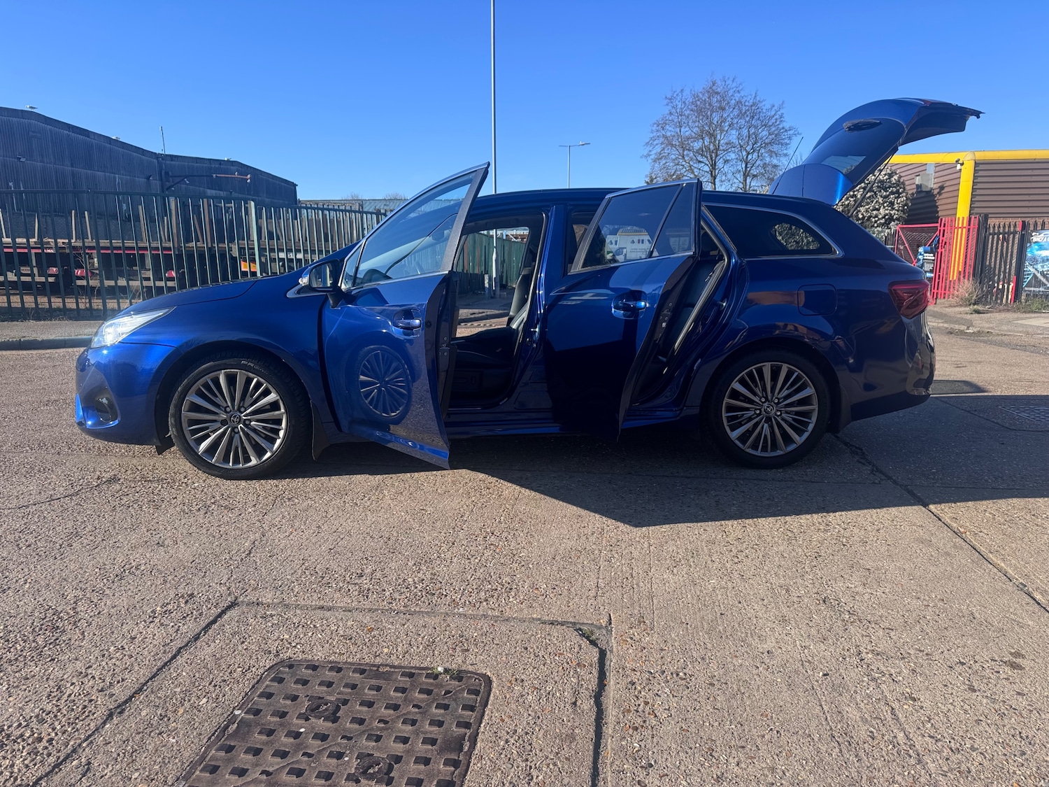 Used Toyota Avensis 2016 for sale - 77979114: Photo 79