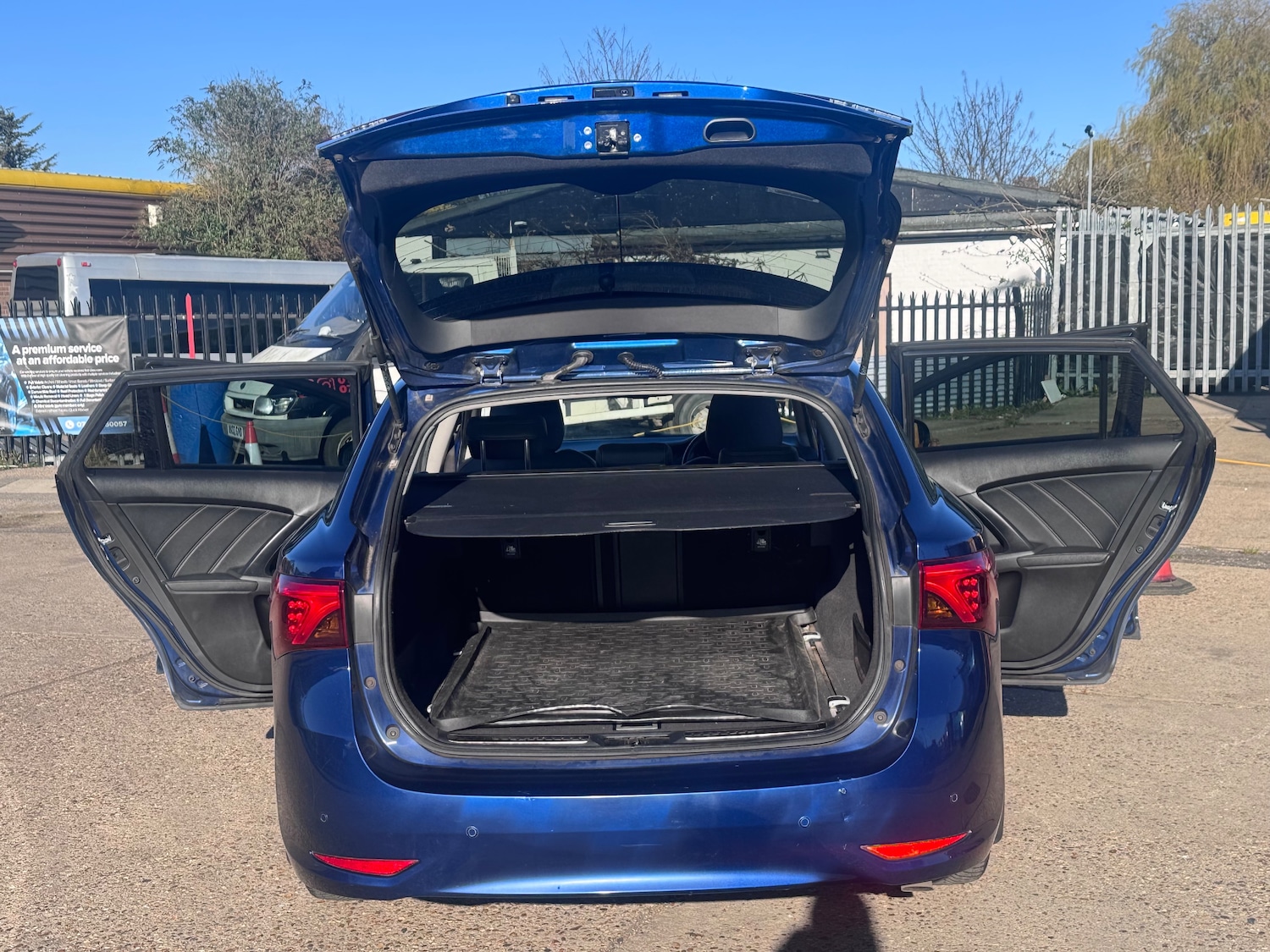 Used Toyota Avensis 2016 for sale - 77979114: Photo 81