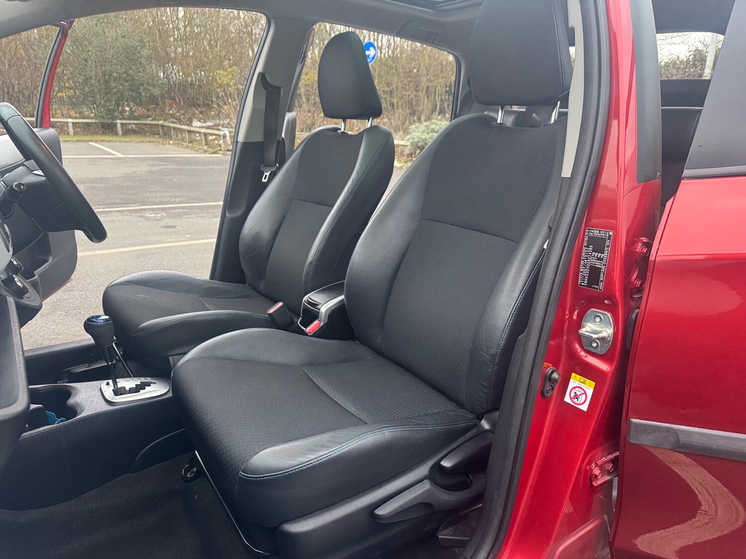 Used Toyota Yaris 2012 for sale - 77006439: Photo 24