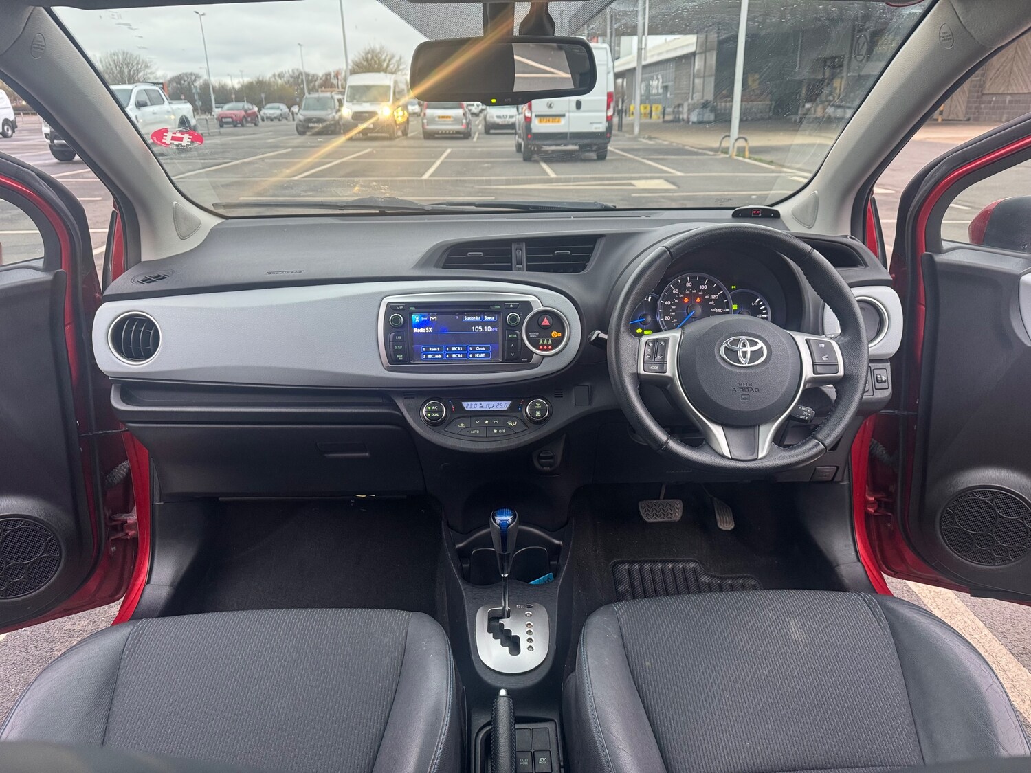 Used Toyota Yaris 2012 for sale - 77006439: Photo 8