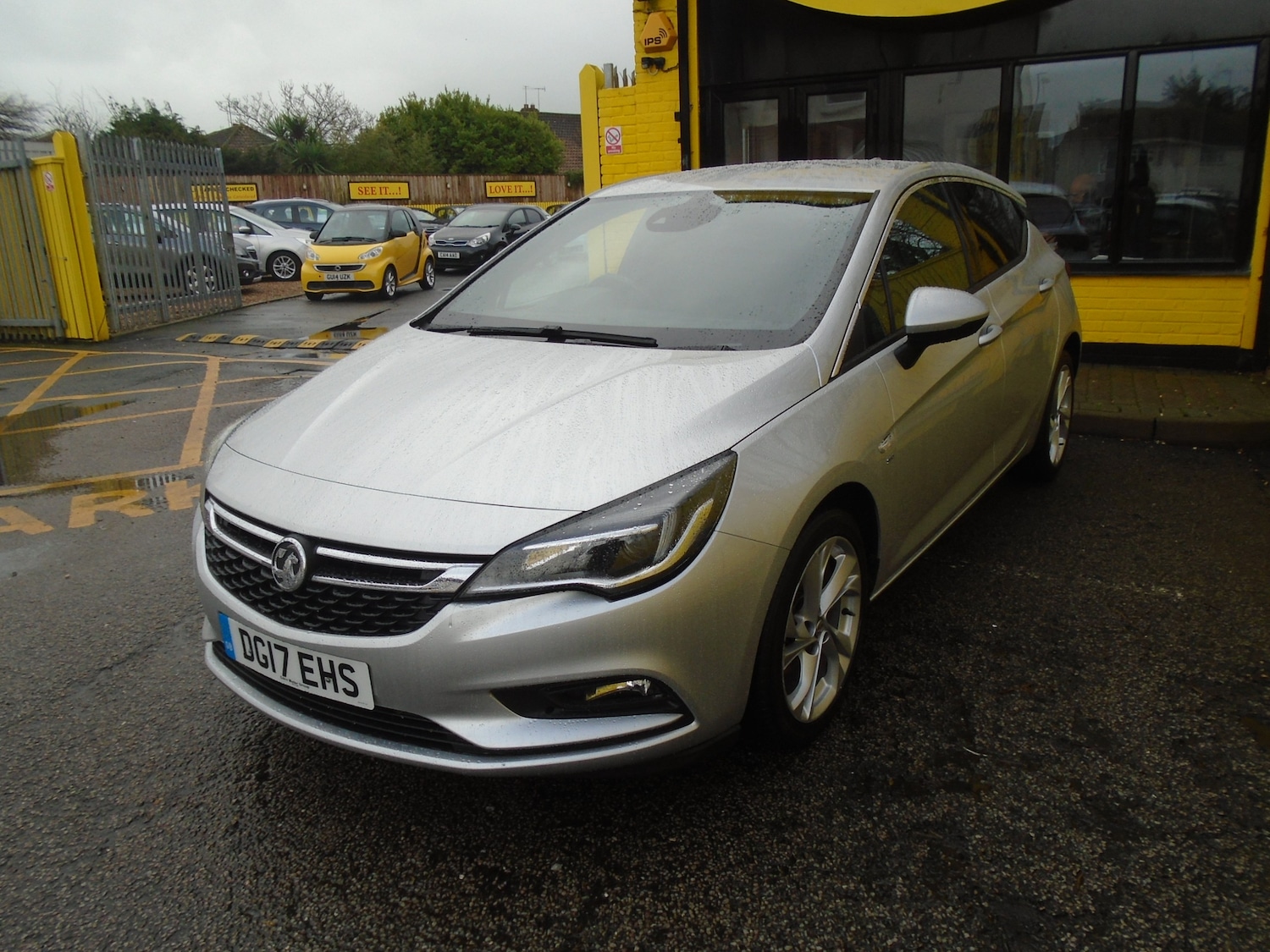 Used Vauxhall Astra 2017 for sale - 77462936: Photo 3