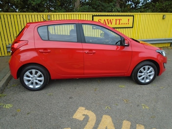 Used Hyundai i20 2014 for sale - 76305272: Photo