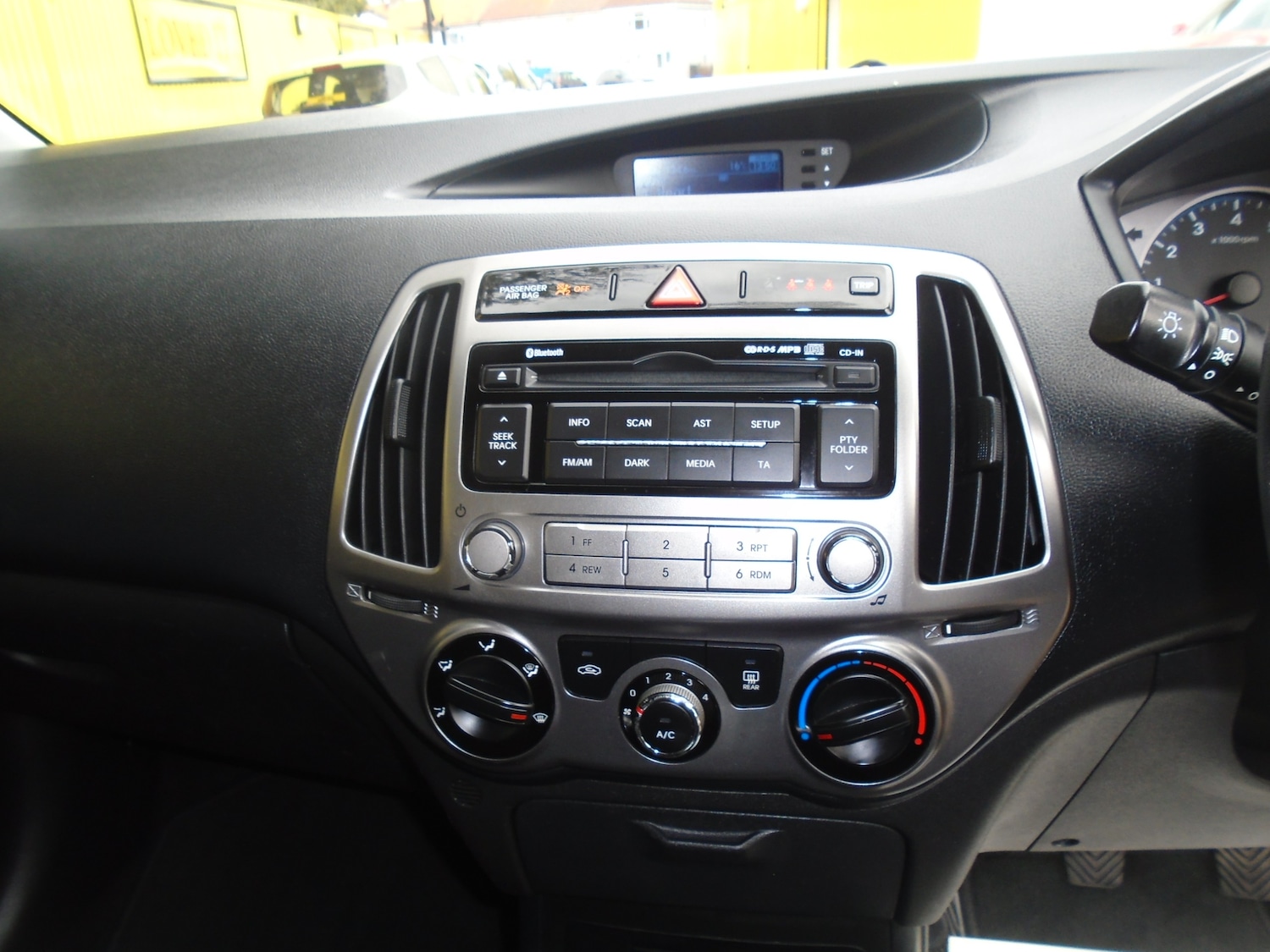 Used Hyundai i20 2014 for sale - 76305272: Photo 7