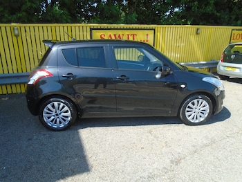 Used Suzuki Swift 2010 for sale - 78726779: Photo