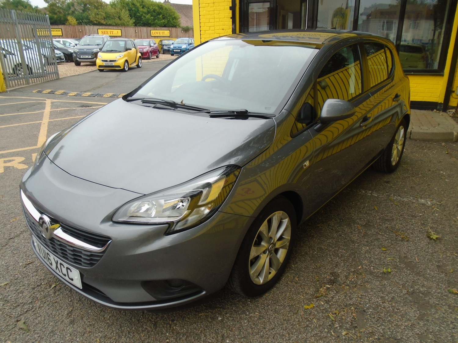 Used Vauxhall Corsa 2016 for sale - 76243555: Photo 2