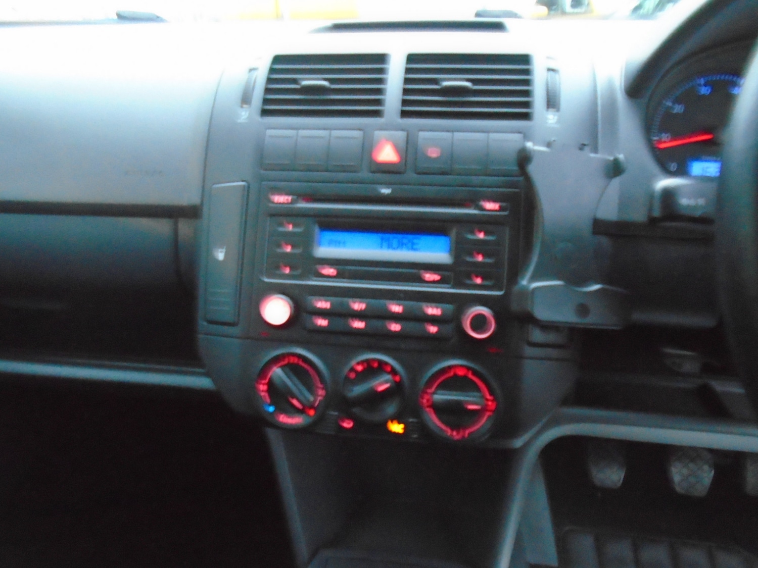 Used Volkswagen Polo 2009 for sale - 76569274: Photo 7