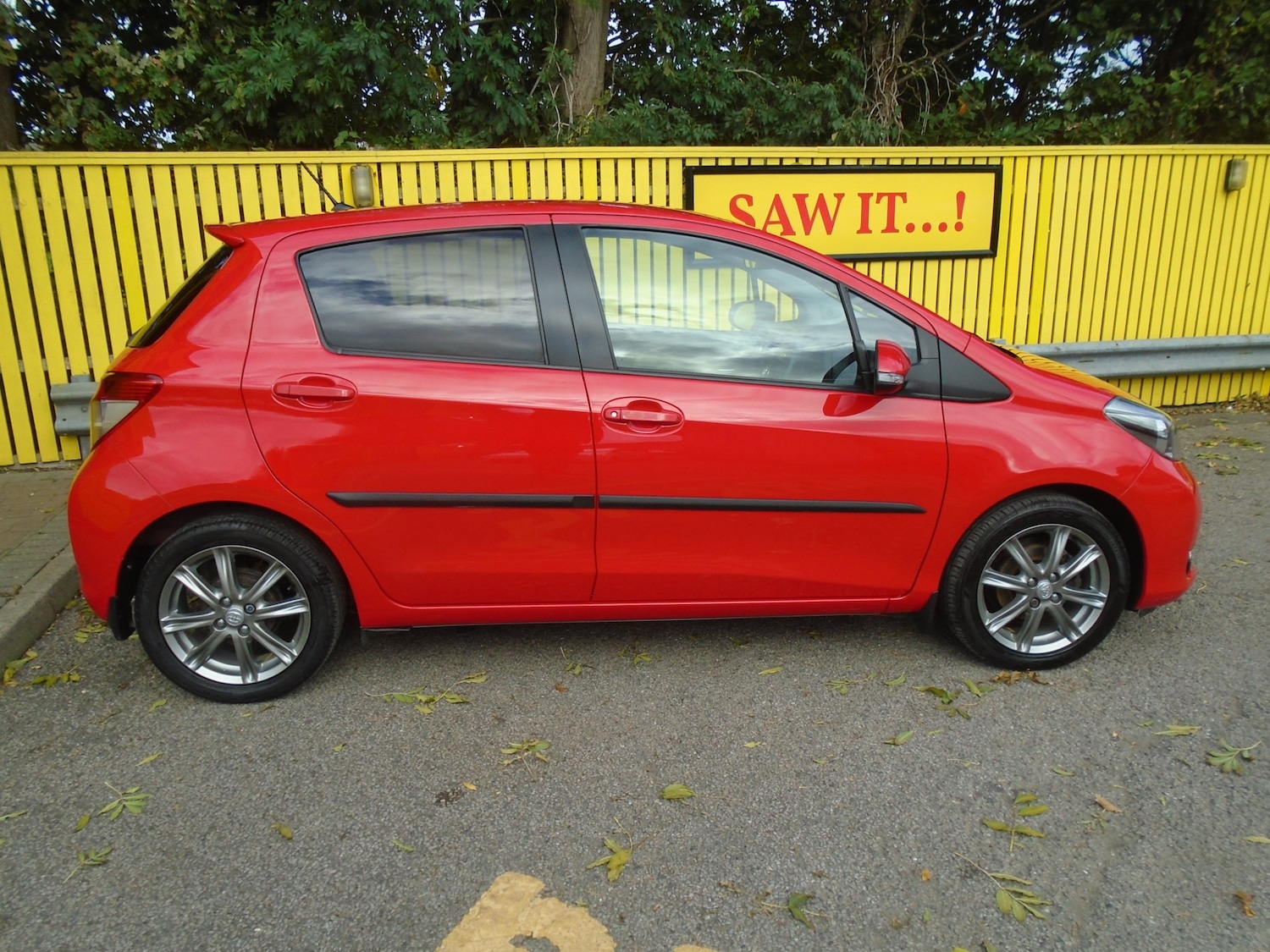 Used Toyota Yaris 2011 for sale - 76334585: Photo 4