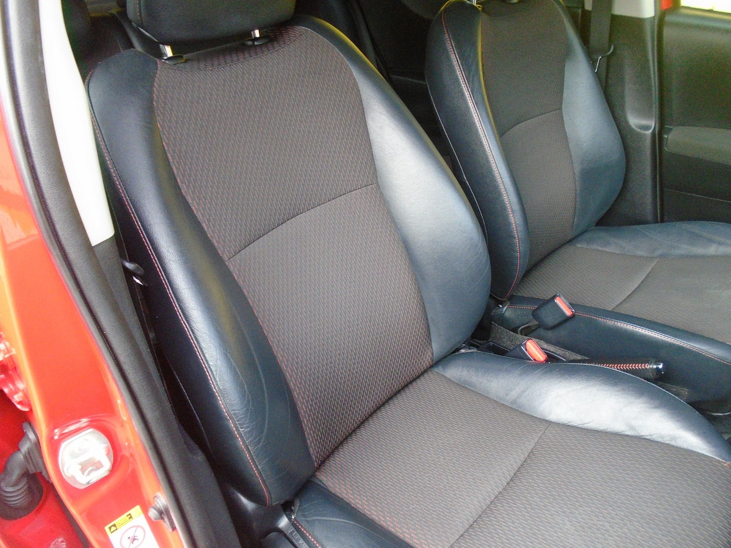 Used Toyota Yaris 2011 for sale - 76334585: Photo 9