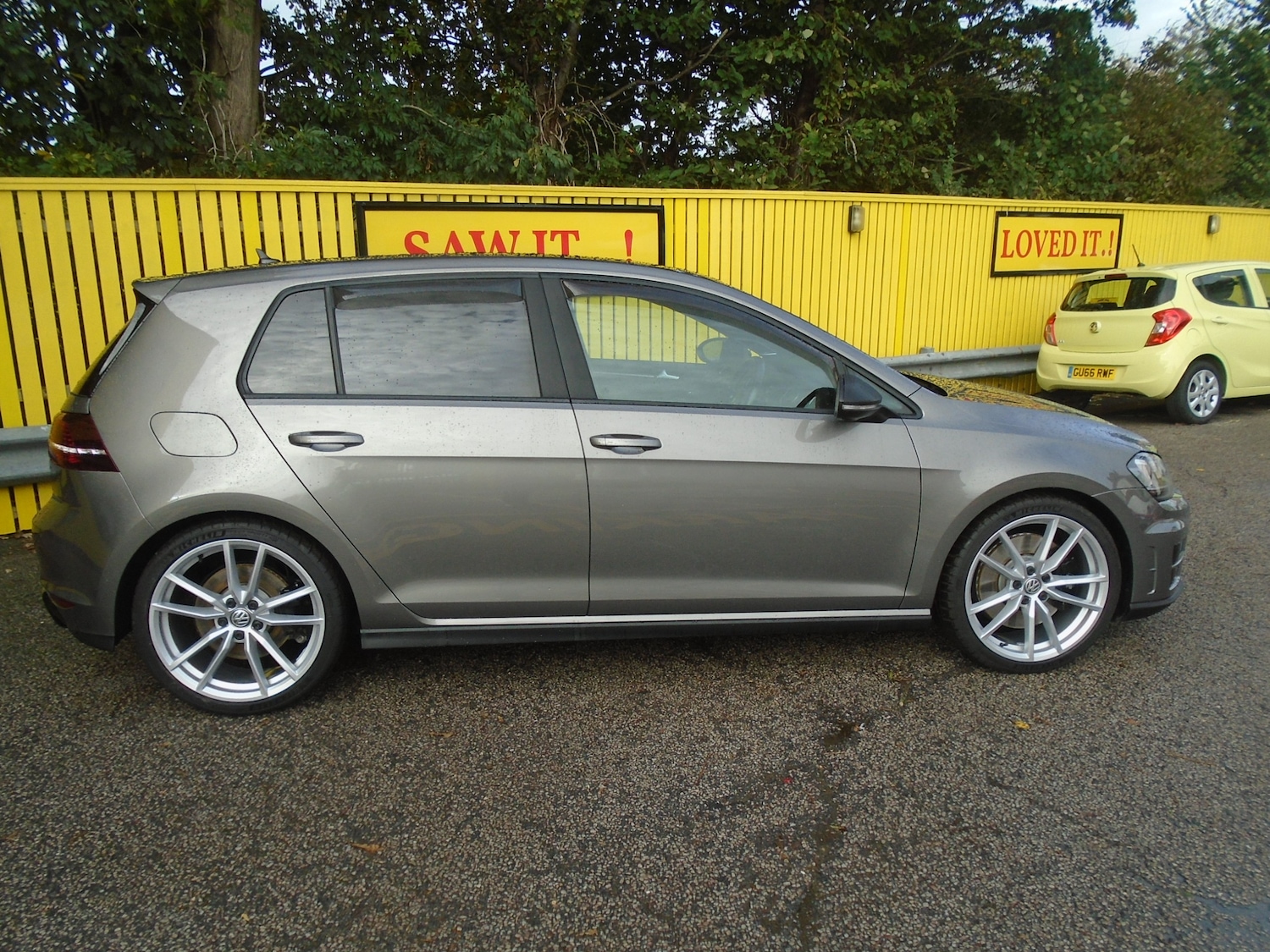 Used Volkswagen Golf 2017 for sale - 76334672: Photo 2