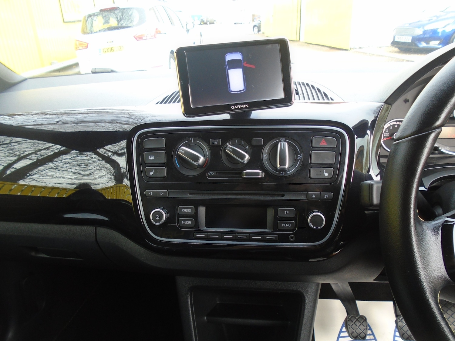 Used Volkswagen up! 2015 for sale - 77820077: Photo 8