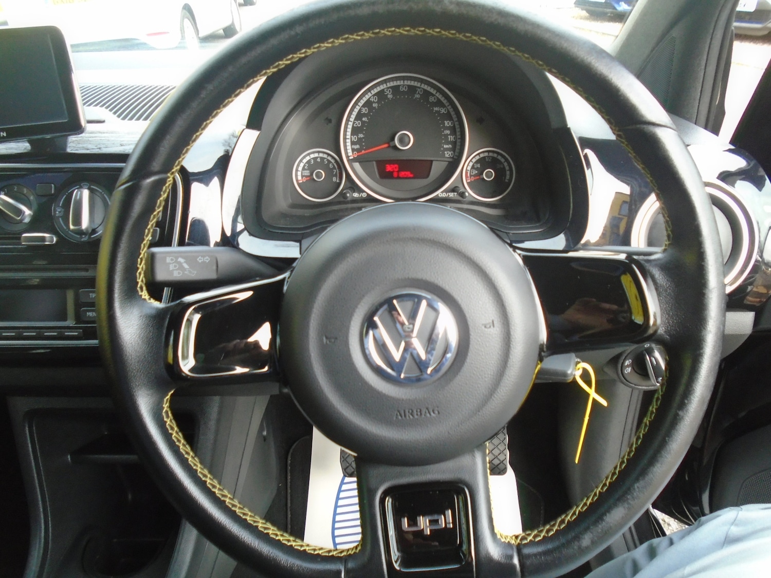 Used Volkswagen up! 2015 for sale - 77820077: Photo 9