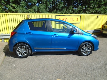 Used Toyota Yaris 2015 for sale - 79423628: Photo