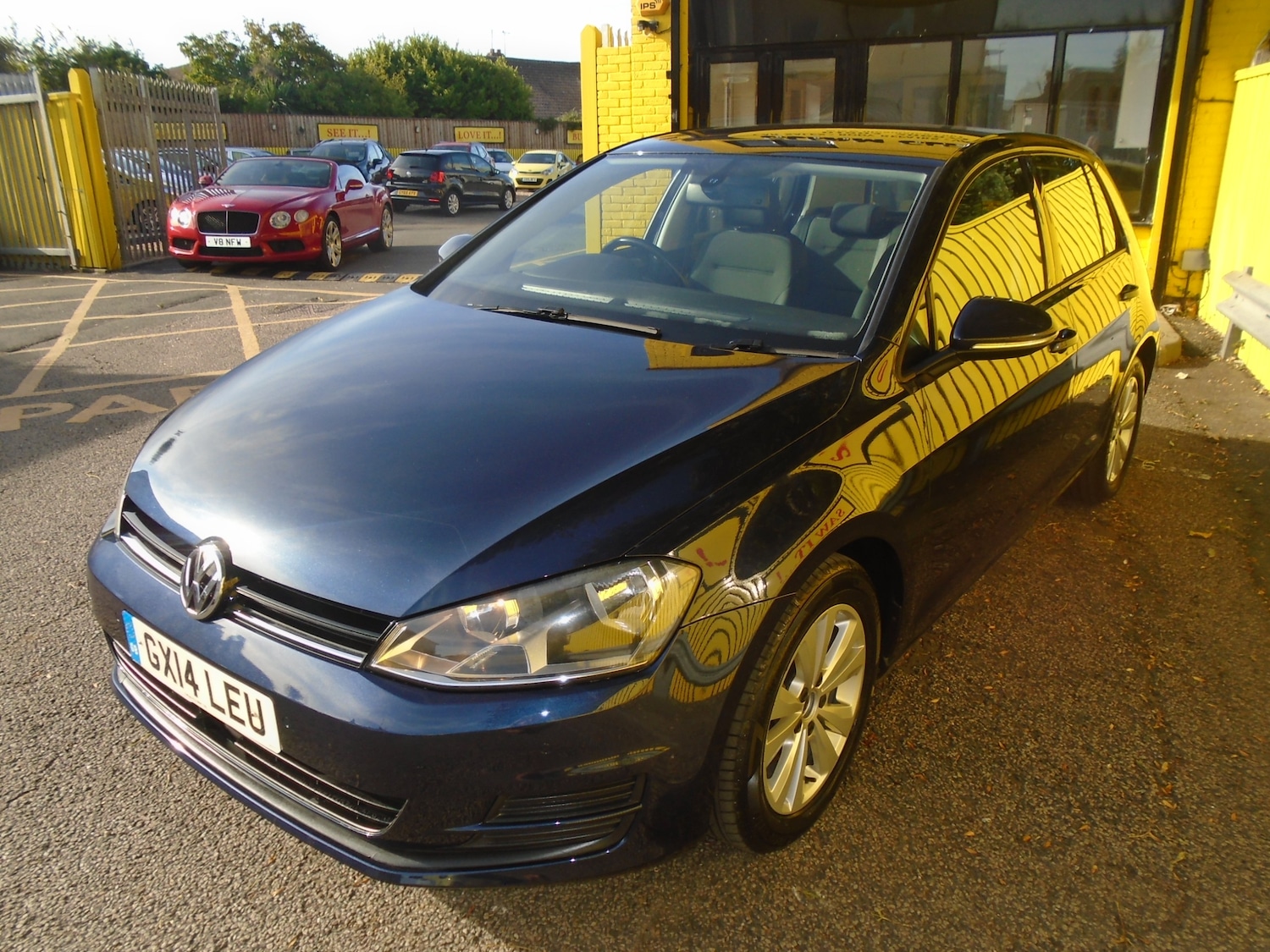 Used Volkswagen Golf 2014 for sale - 76064983: Photo 2