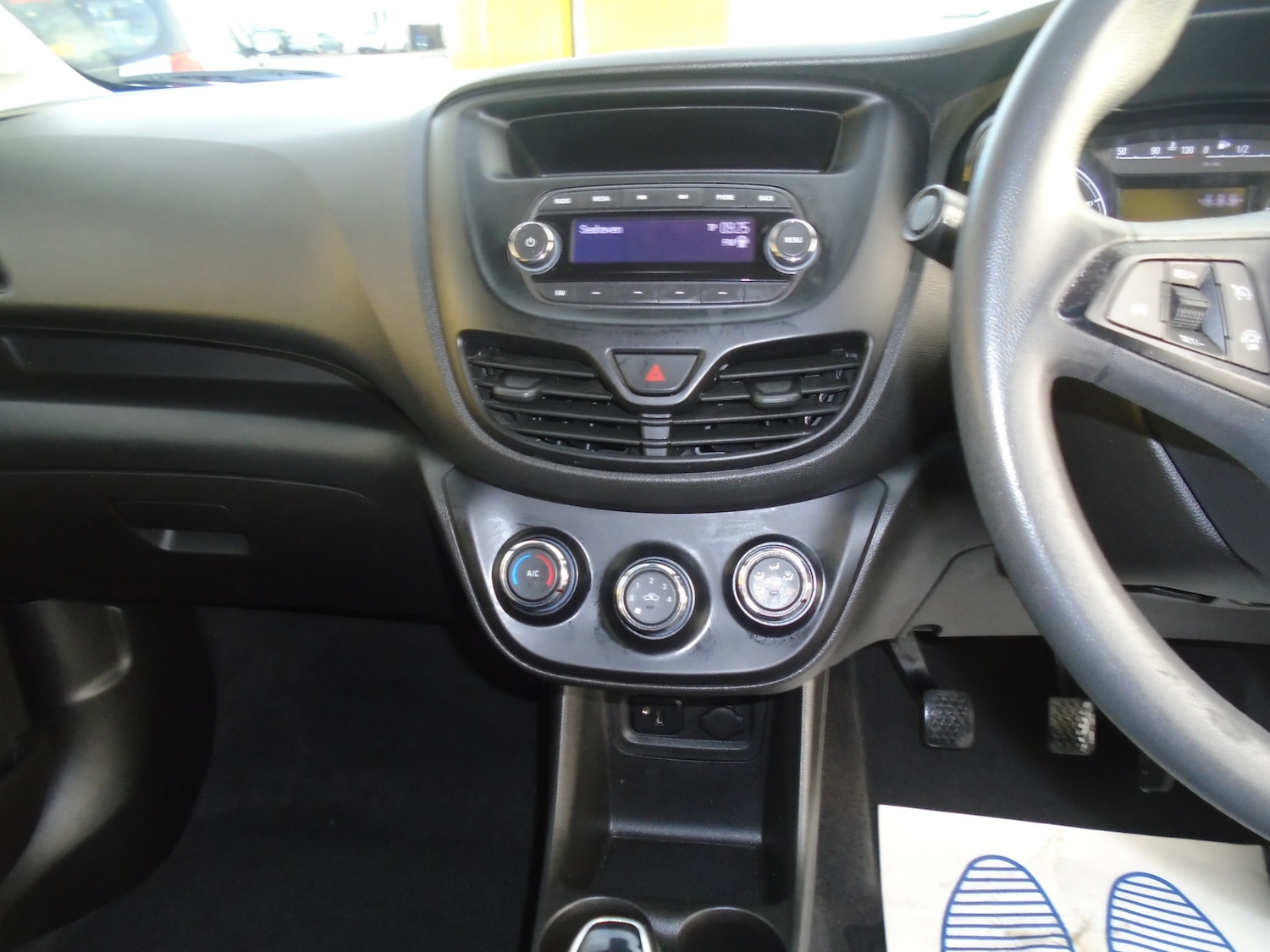 Used Vauxhall Viva 2016 for sale - 76845398: Photo 7