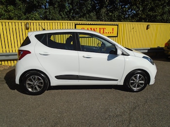 Used Hyundai i10 2014 for sale - 79502948: Photo