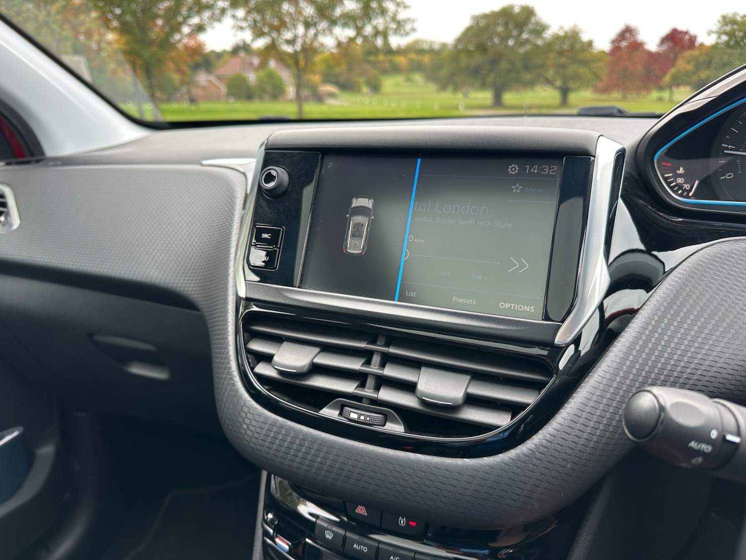 Used Peugeot 2008 2017 for sale - 76198570: Photo 19