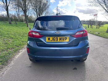 Used Ford Fiesta 2019 for sale - 77877777: Photo