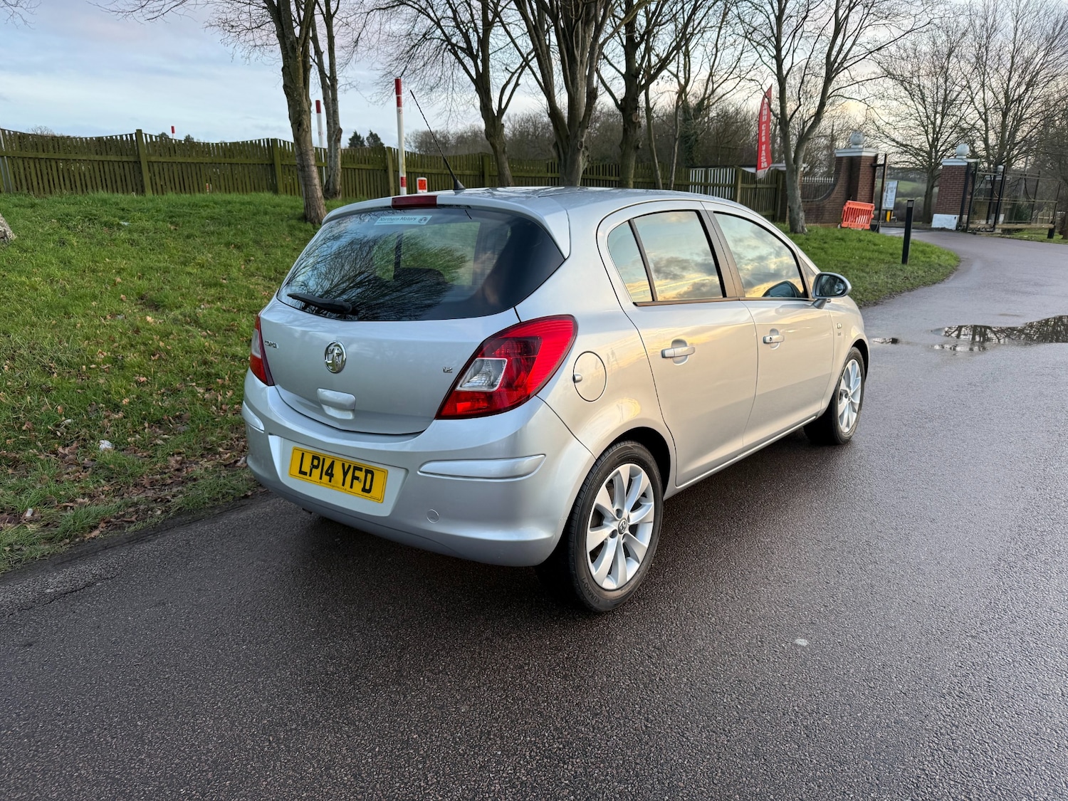 Used Vauxhall Corsa 2014 for sale - 77234644: Photo 3
