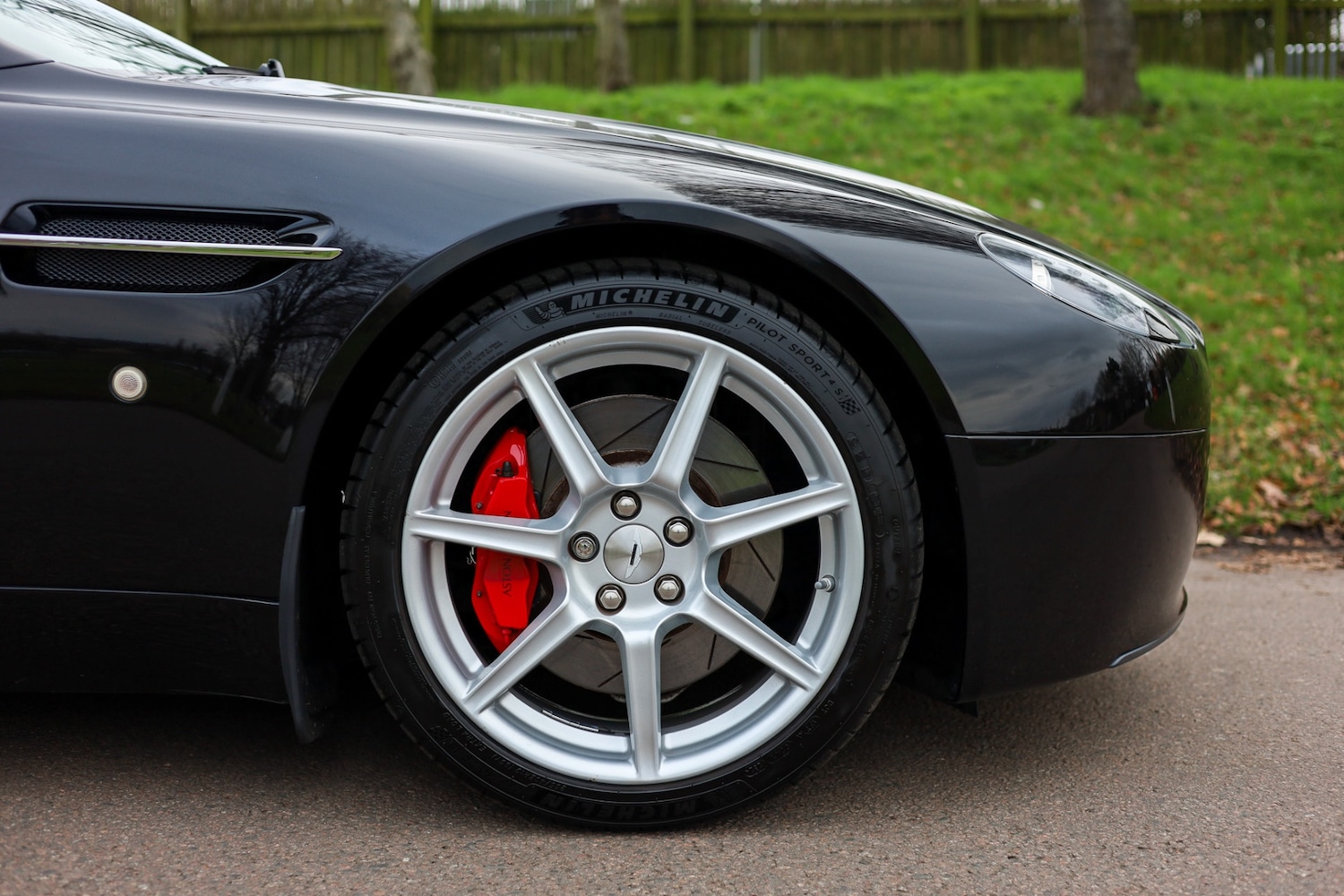 Used Aston Martin Vantage 2007 for sale - 76599981: Photo 12