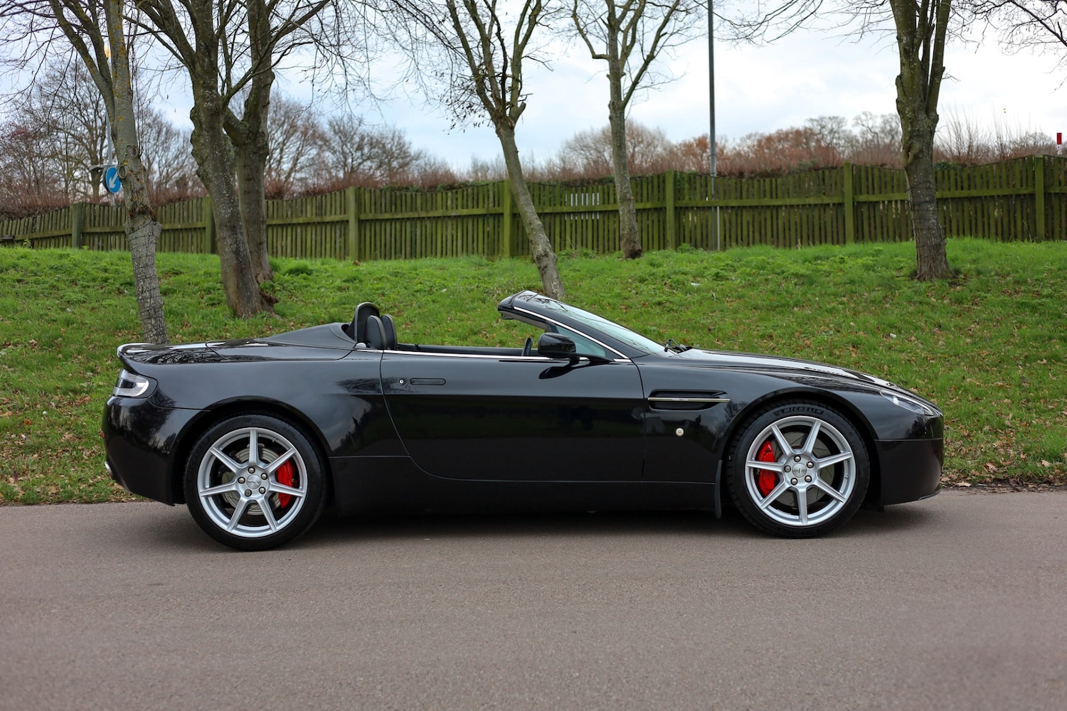 Used Aston Martin Vantage 2007 for sale - 76599981: Photo 2