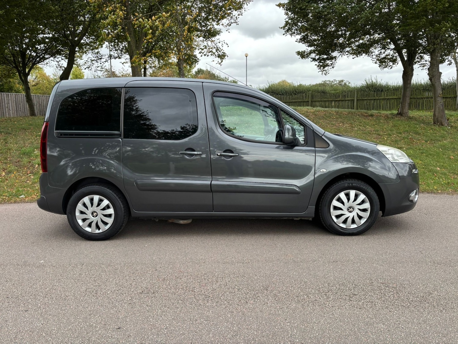 Used Peugeot Partner Tepee 2015 for sale - 76192545: Photo 3