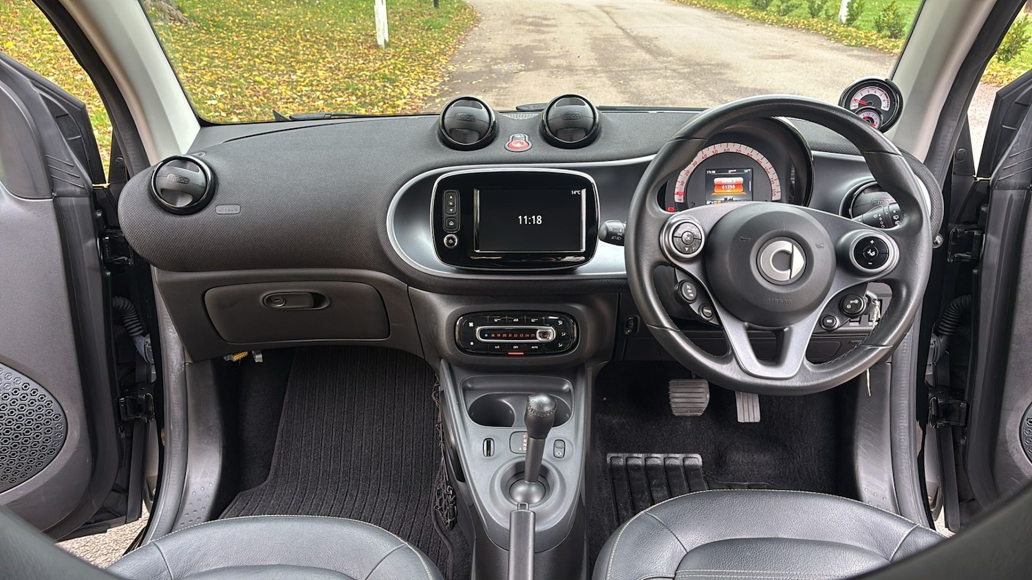 Used smart fortwo 2017 for sale - 76510499: Photo 11