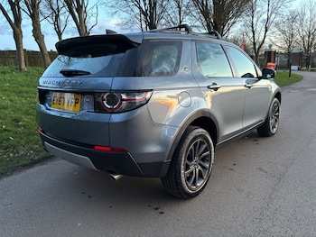 Used Land Rover Discovery Sport 2017 for sale - 77504399: Photo