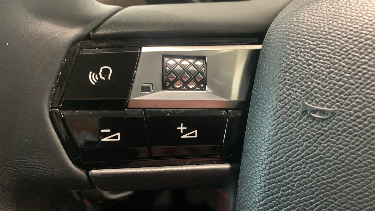 Used DS Automobiles DS 3 Crossback 2020 for sale - 75901296: Photo 23