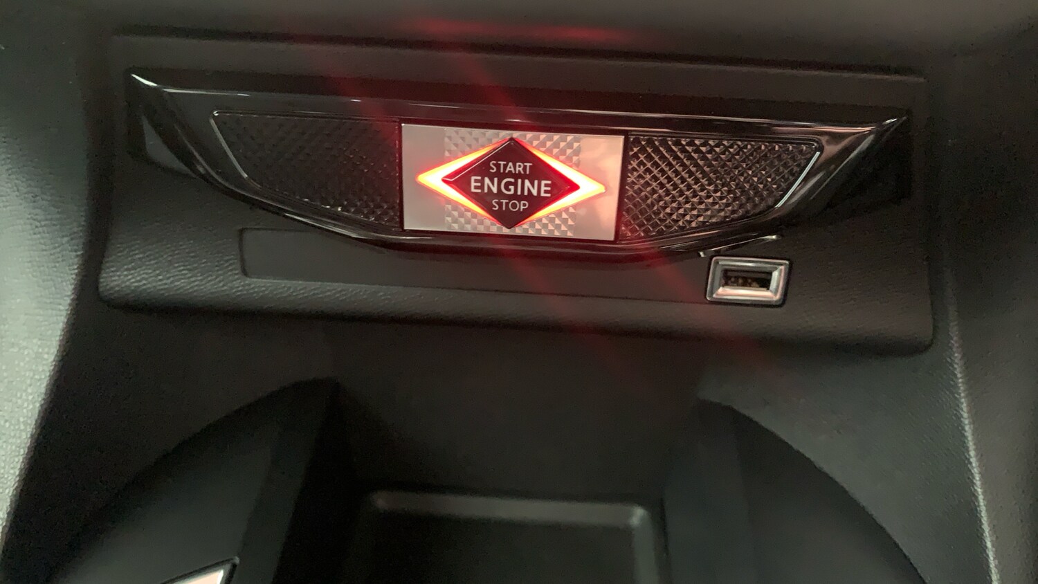 Used DS Automobiles DS 3 Crossback 2020 for sale - 75901296: Photo 35