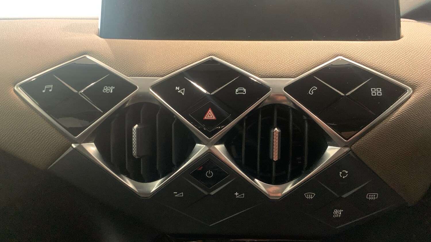 Used DS Automobiles DS 3 Crossback 2020 for sale - 75901296: Photo 40