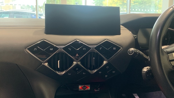 Used DS Automobiles DS 3 Crossback 2019 for sale - 76139403: Photo 10