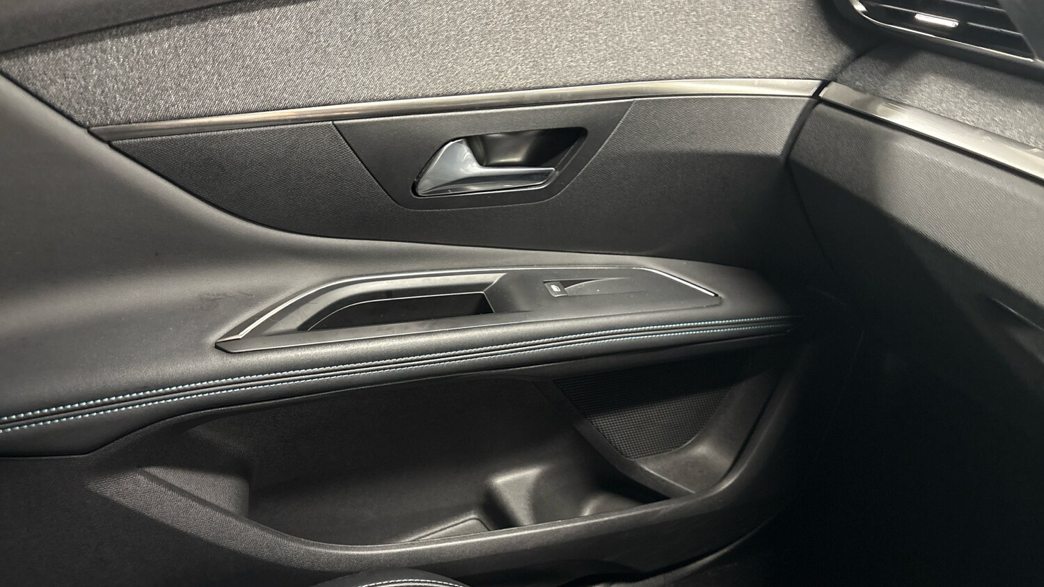 Used Peugeot 3008 2022 for sale - 77971219: Photo 41