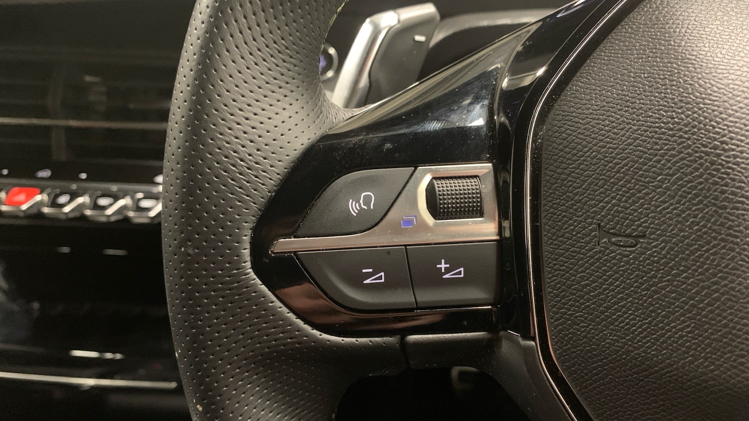 Used Peugeot 2008 2024 for sale - 76433825: Photo 23