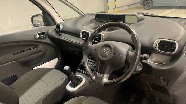 Used Citroen C3 Picasso 2017 for sale - 76168056: Photo 11