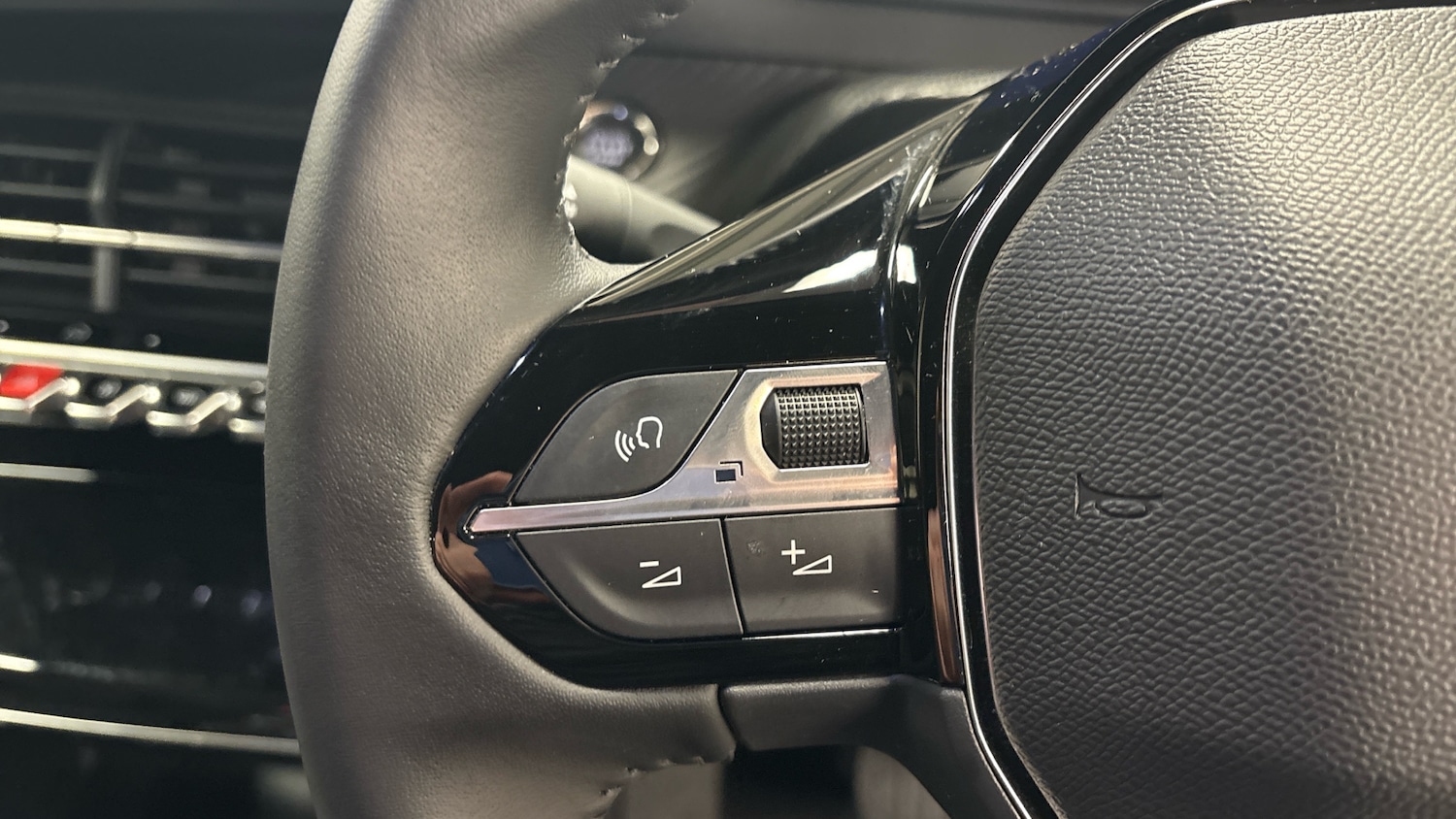 Used Peugeot 2008 2025 for sale - 76977294: Photo 23