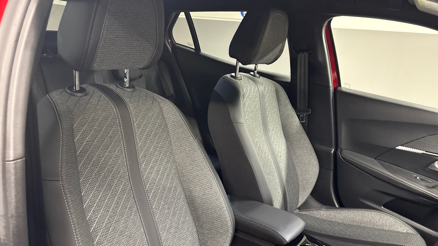 Used Peugeot 2008 2025 for sale - 76977294: Photo 41