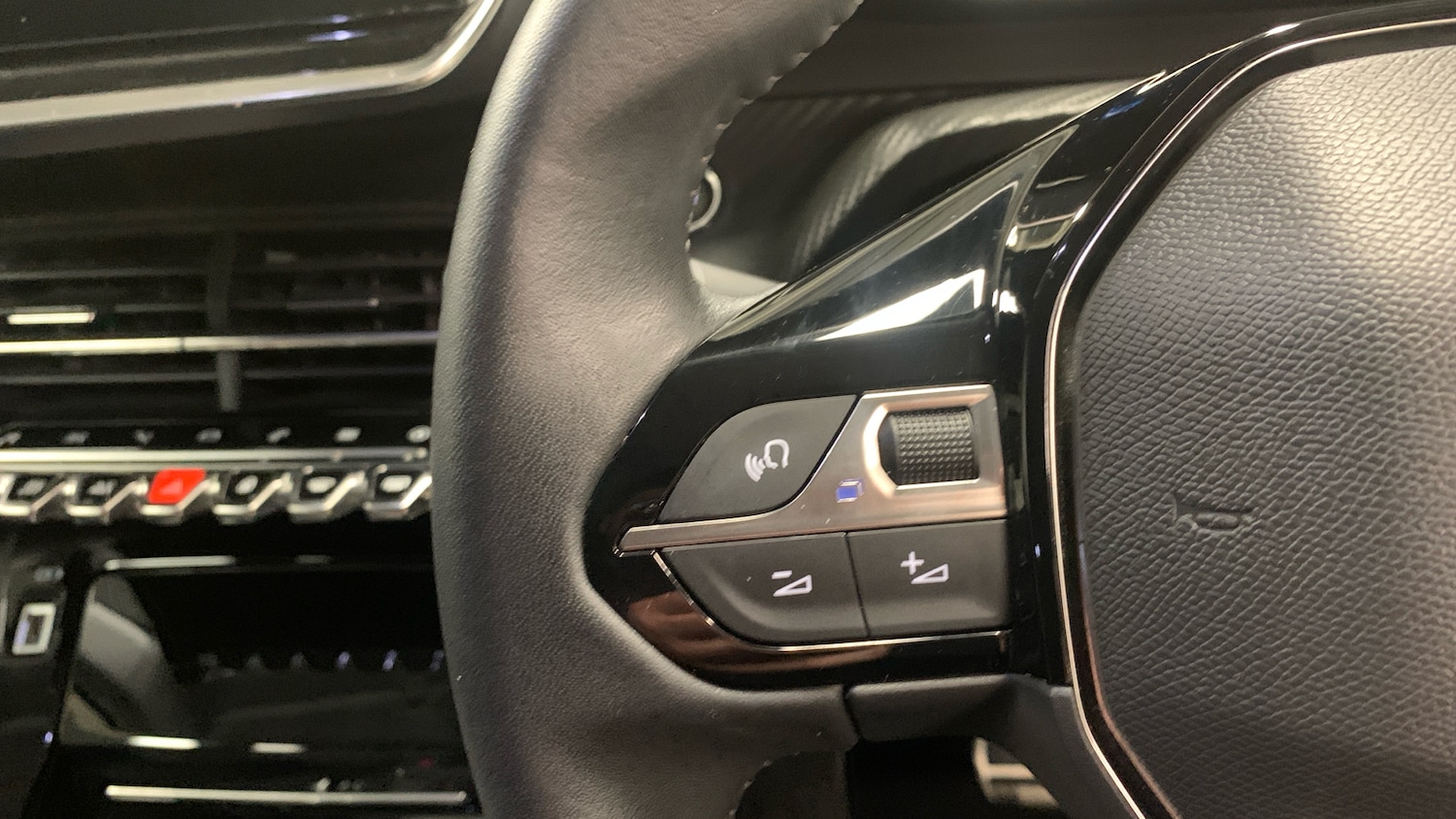 Used Peugeot 2008 2023 for sale - 76307983: Photo 23
