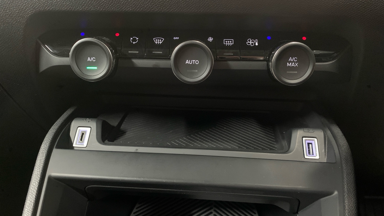 Used Citroen C4 2023 for sale - 76840387: Photo 33