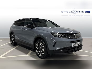 2025 - 1.2 Hybrid [136] Ultimate 5dr e-DCT6 [Pan Roof]