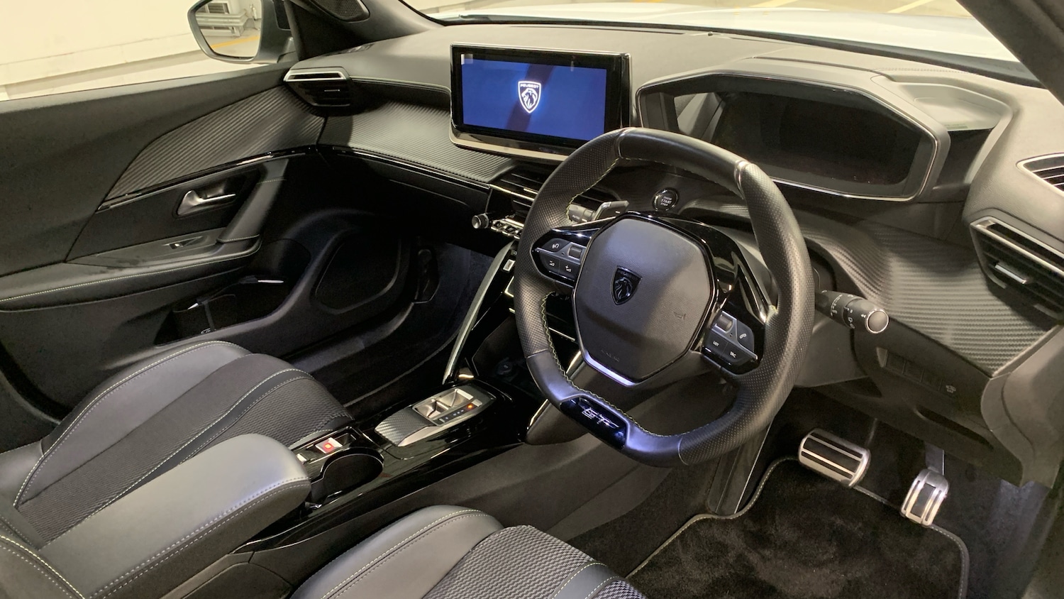 Used Peugeot 2008 2023 for sale - 76667814: Photo 11