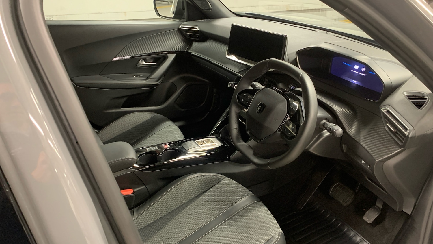 Used Peugeot 2008 2025 for sale - 76419705: Photo 11