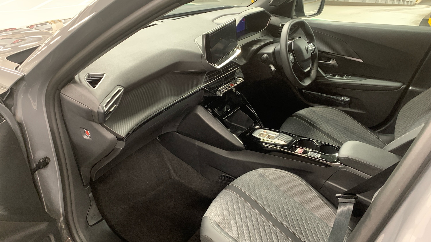 Used Peugeot 2008 2025 for sale - 76419705: Photo 12